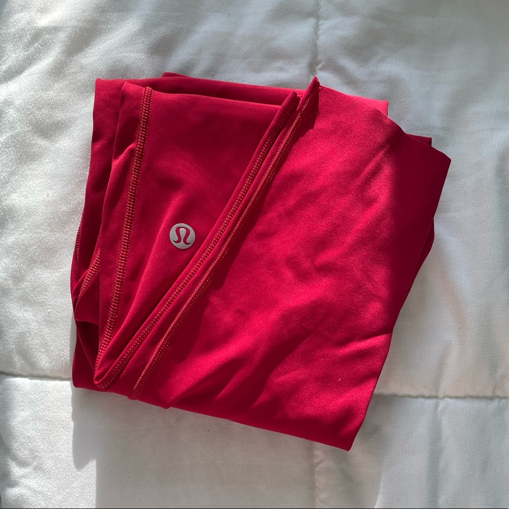LULULEMON leggings color red!